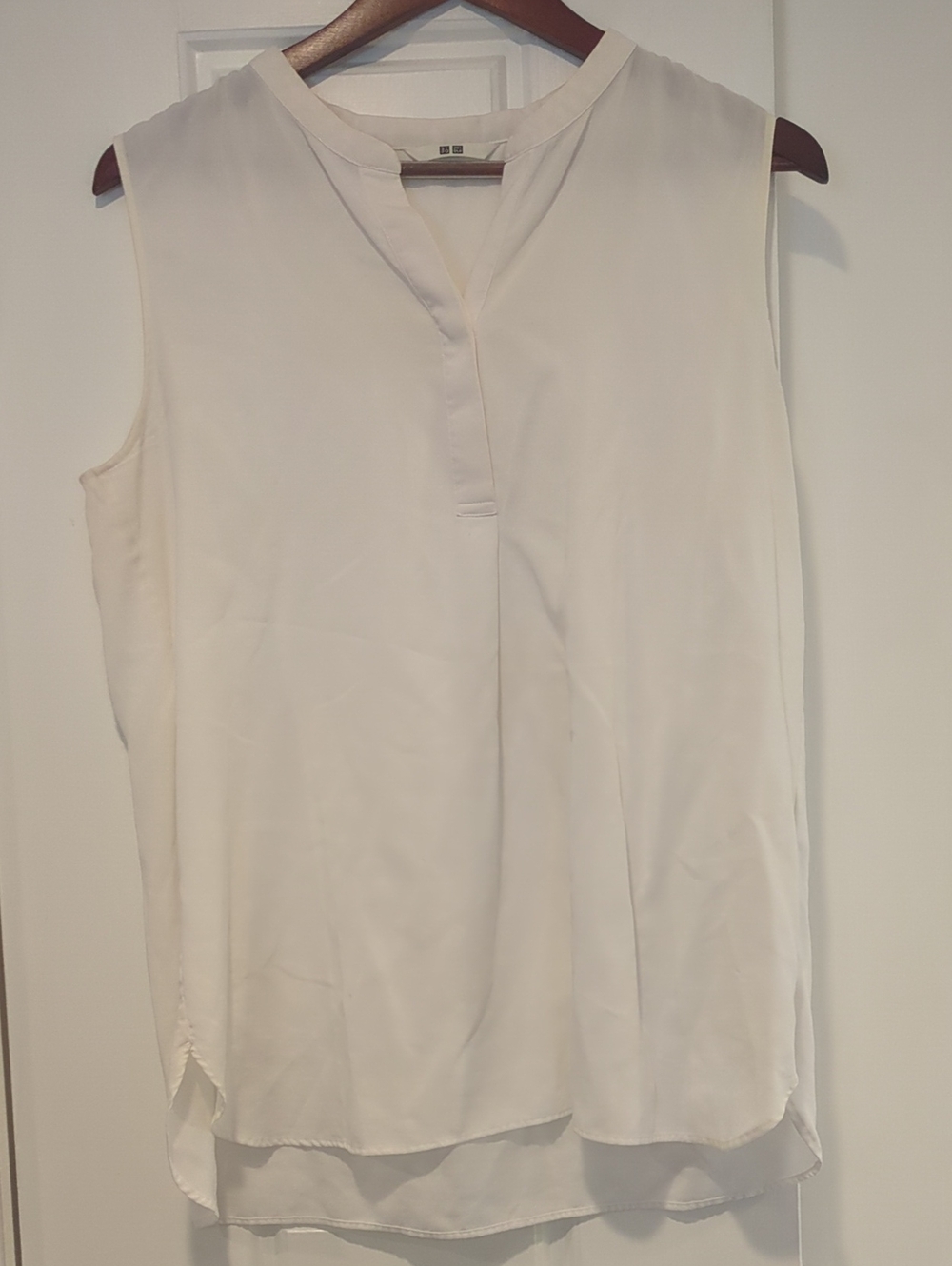 🩷 Uniqlo Women's Cream Sleeveless Layered V-Neck Tank